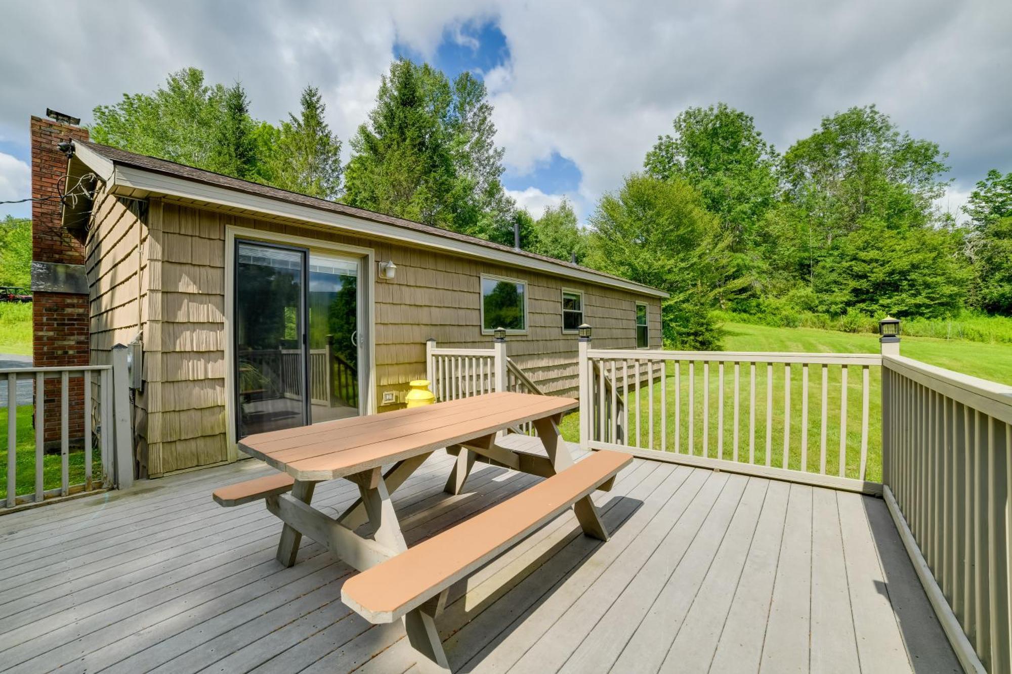 Quiet Catskills Getaway With Deck And Mtn Views New Kingston Exterior photo