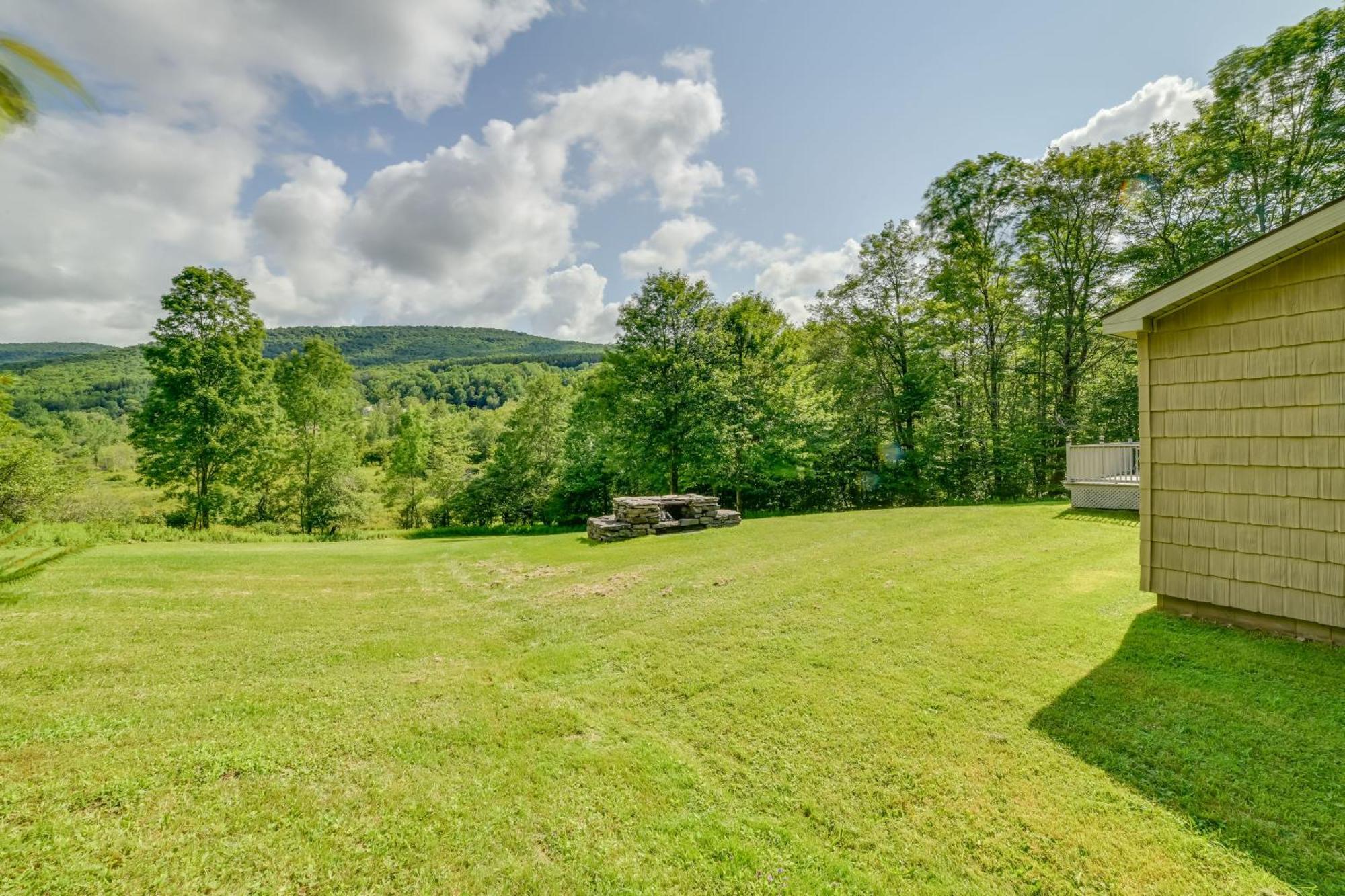 Quiet Catskills Getaway With Deck And Mtn Views New Kingston Exterior photo