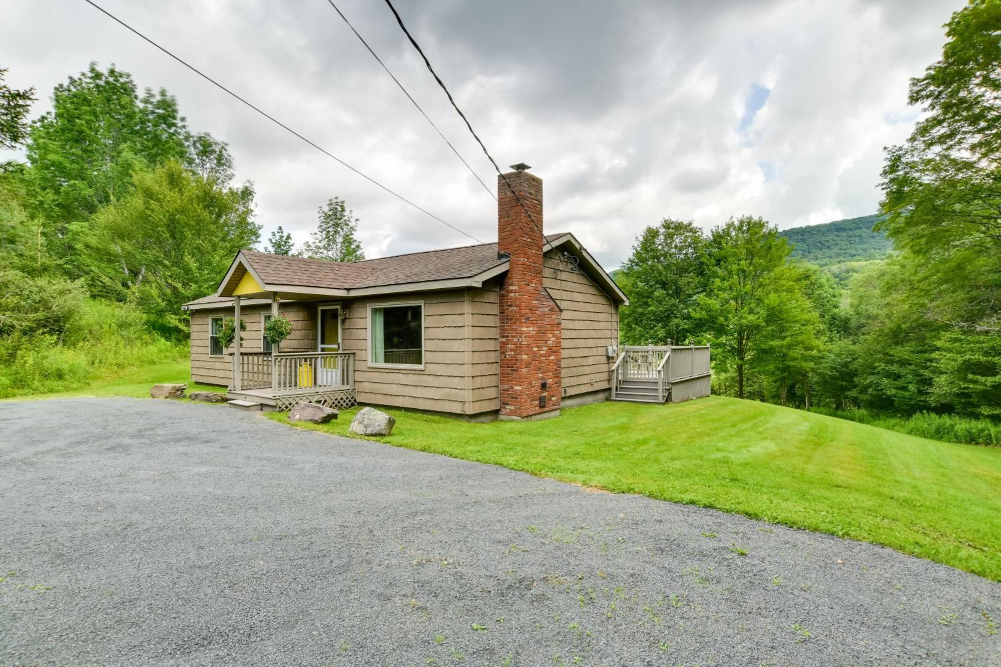 Quiet Catskills Getaway With Deck And Mtn Views New Kingston Exterior photo